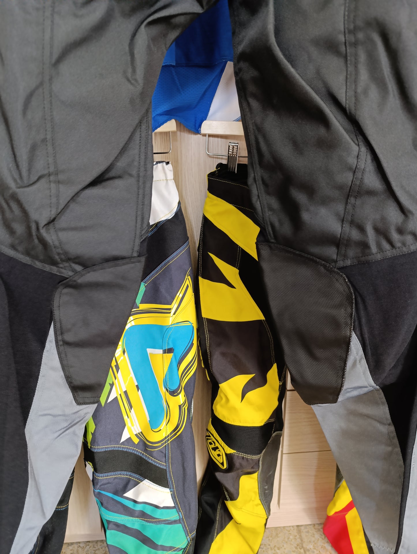 Pantalón motocross Shot