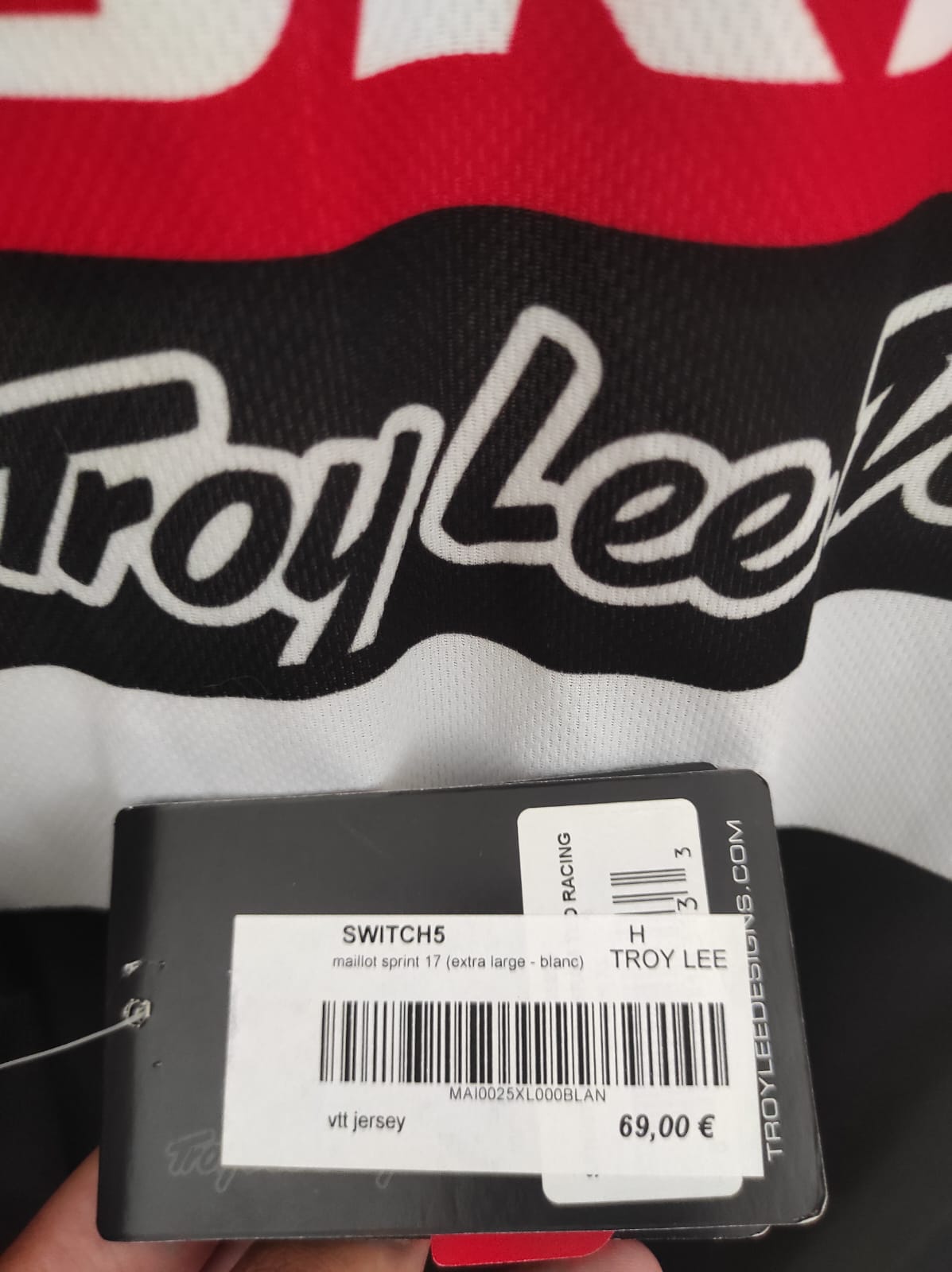 Camiseta troy lee desing