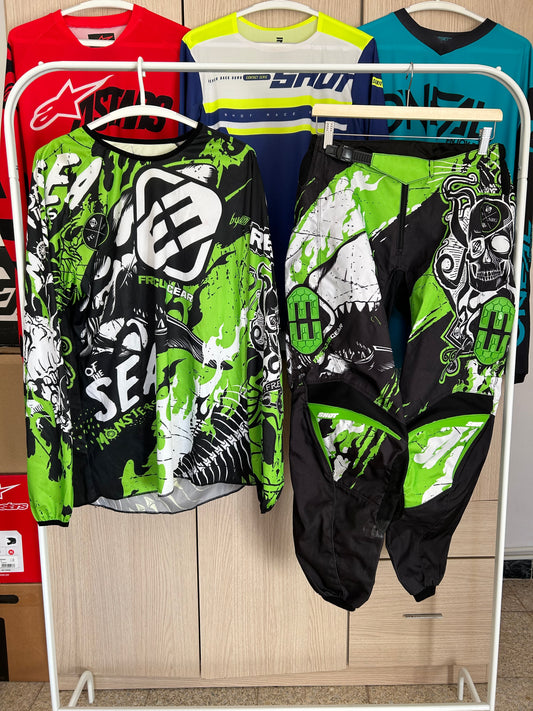 Equipación motocross Shot