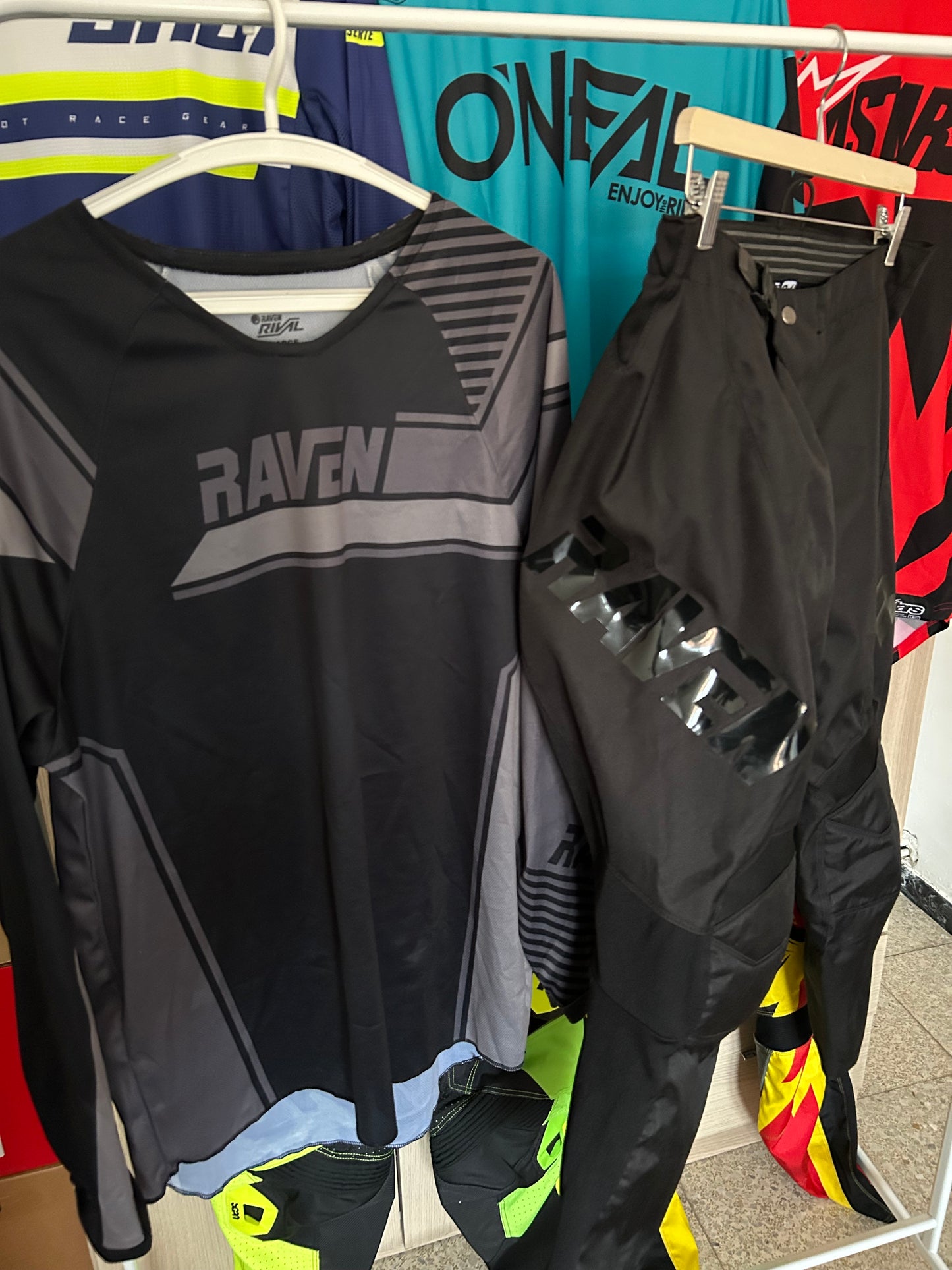 Traje motocross Raven