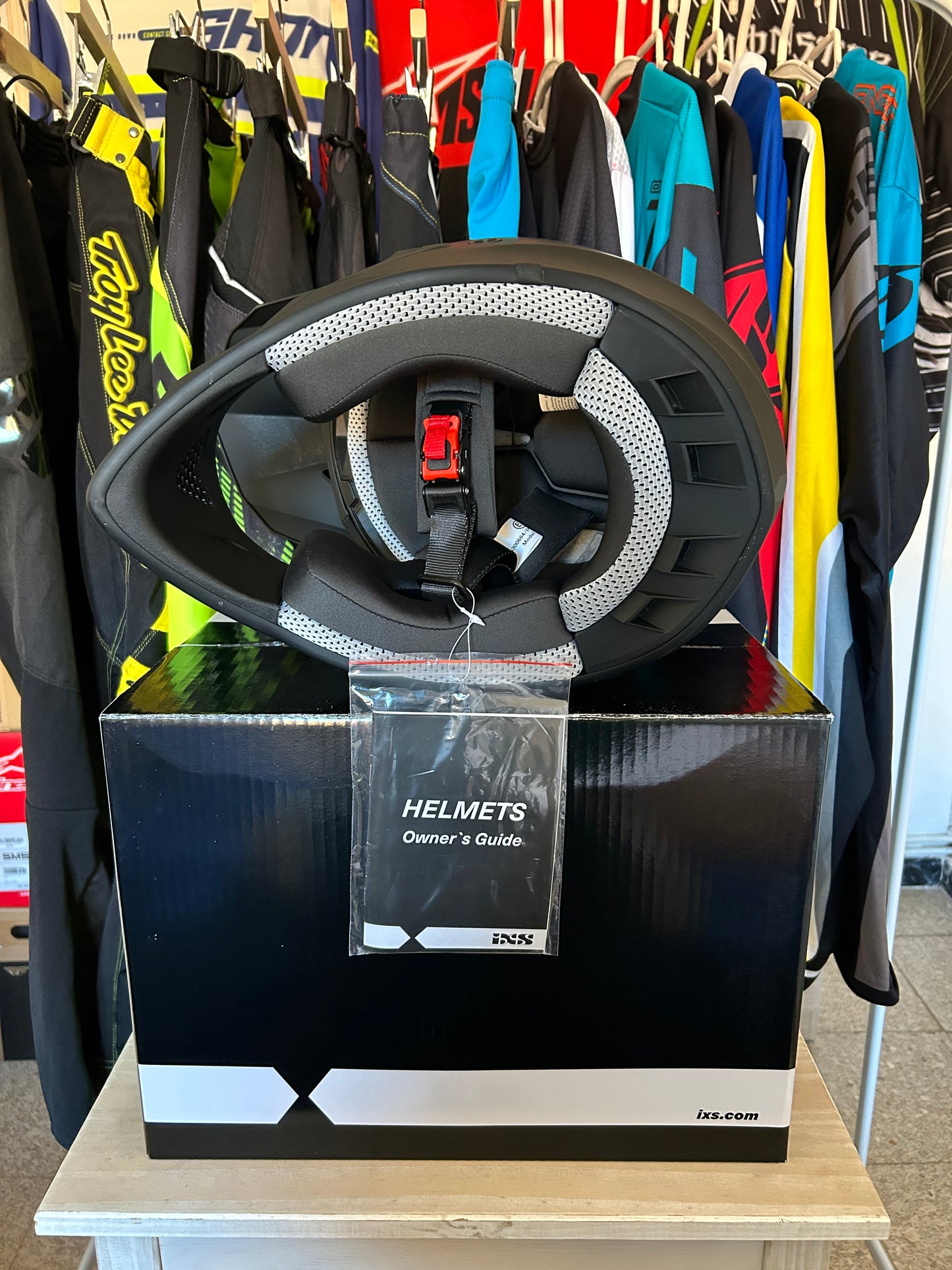 Casco motocross talla M IXS