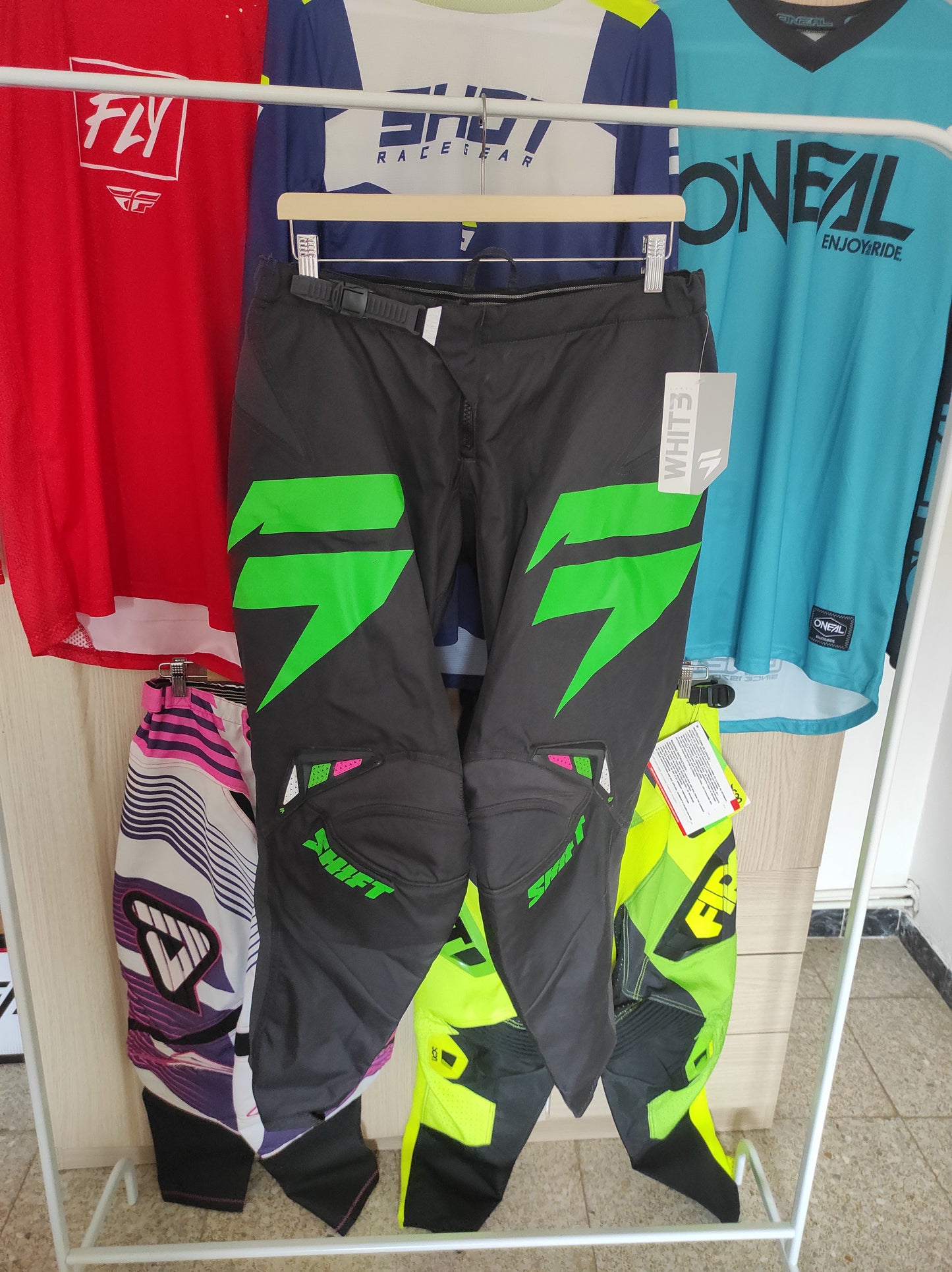 Pantalón motocross Shift negro y verde talla L