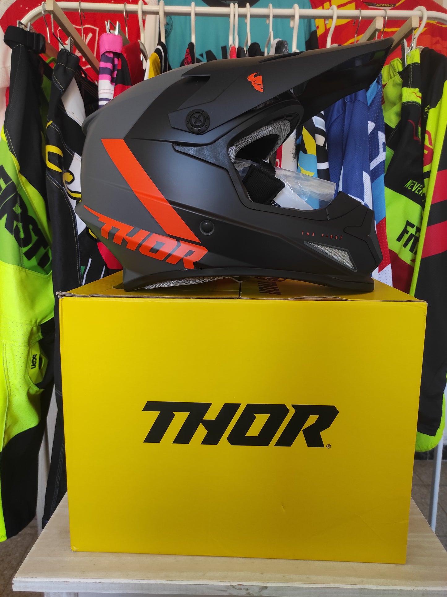 Casco Thor Sector Chev talla M