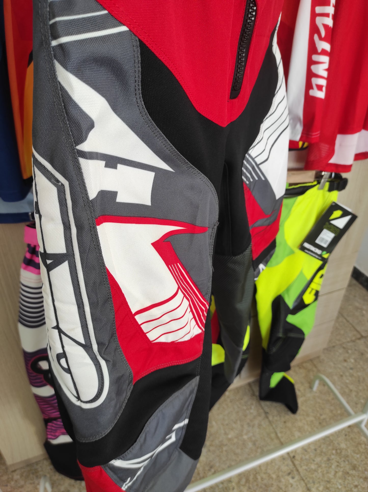 Pantalón motocross AXO rojo talla S