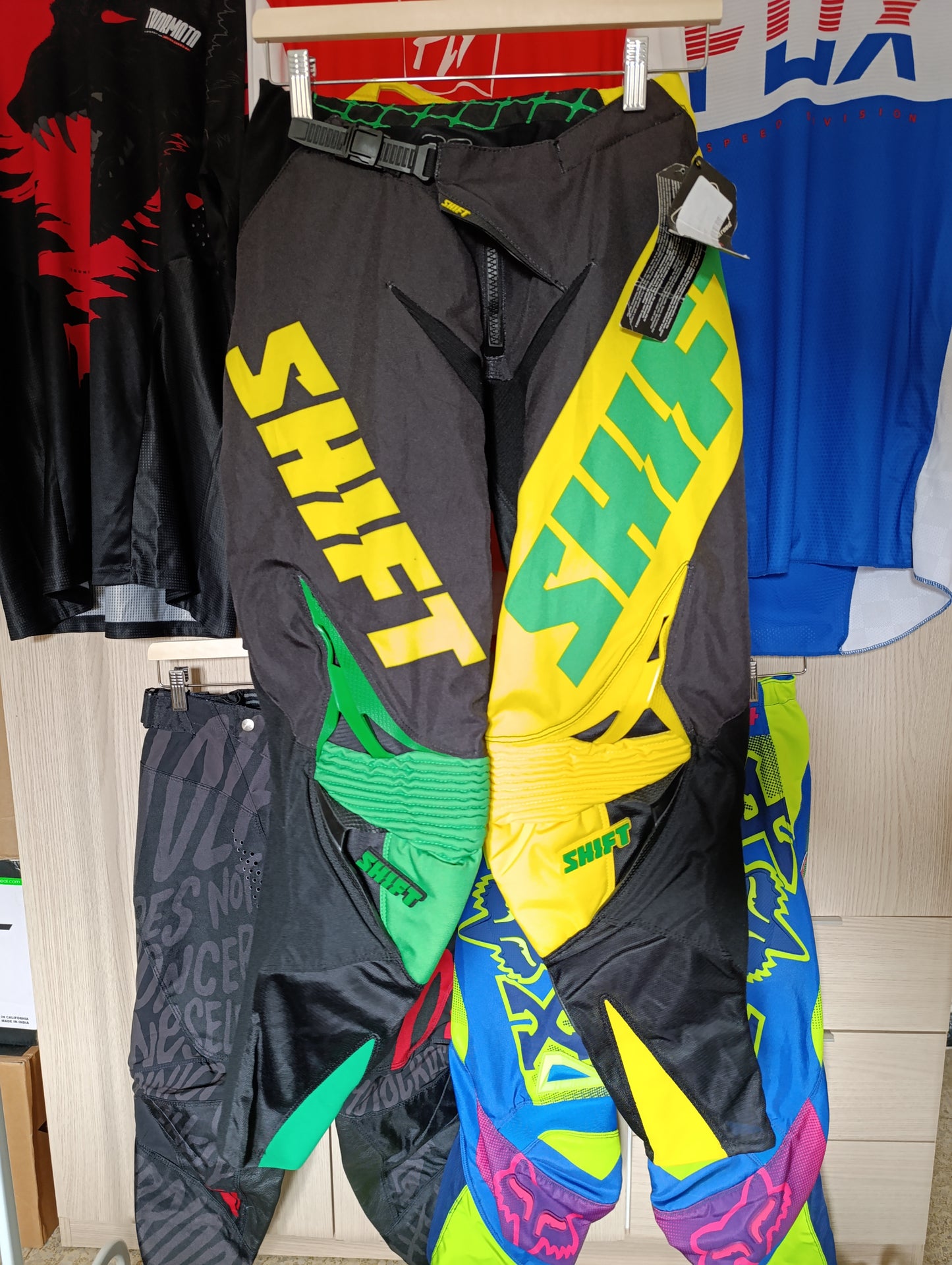 Pantalón Shift modelo Chad Reed