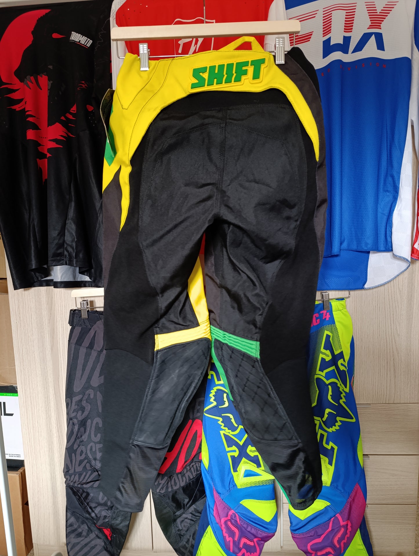 Pantalón Shift modelo Chad Reed