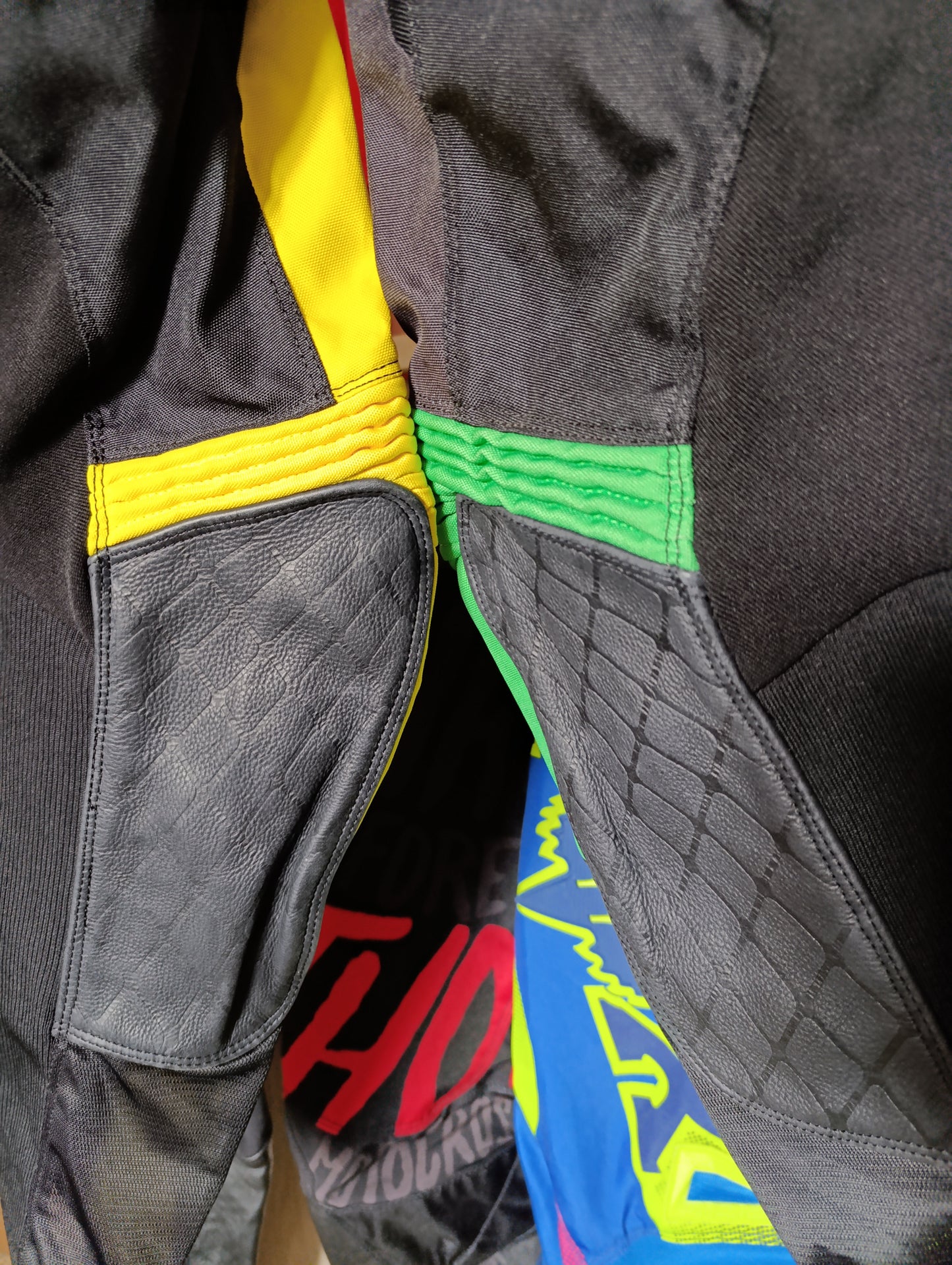 Pantalón Shift modelo Chad Reed