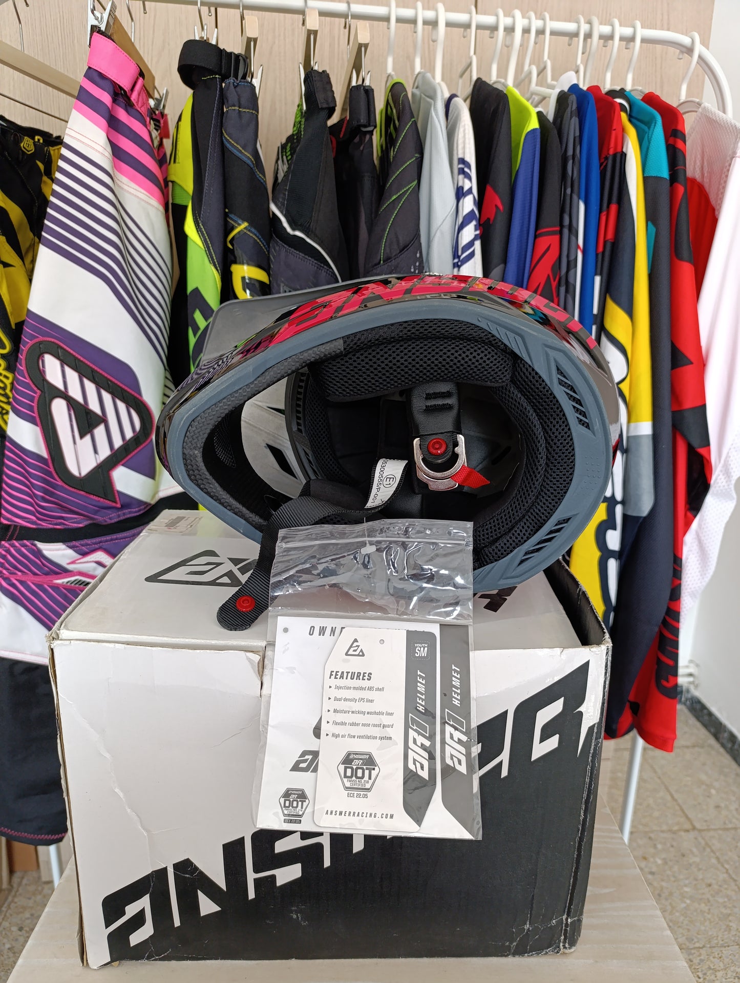 Casco Answer AR1 VOYD (NIÑO)