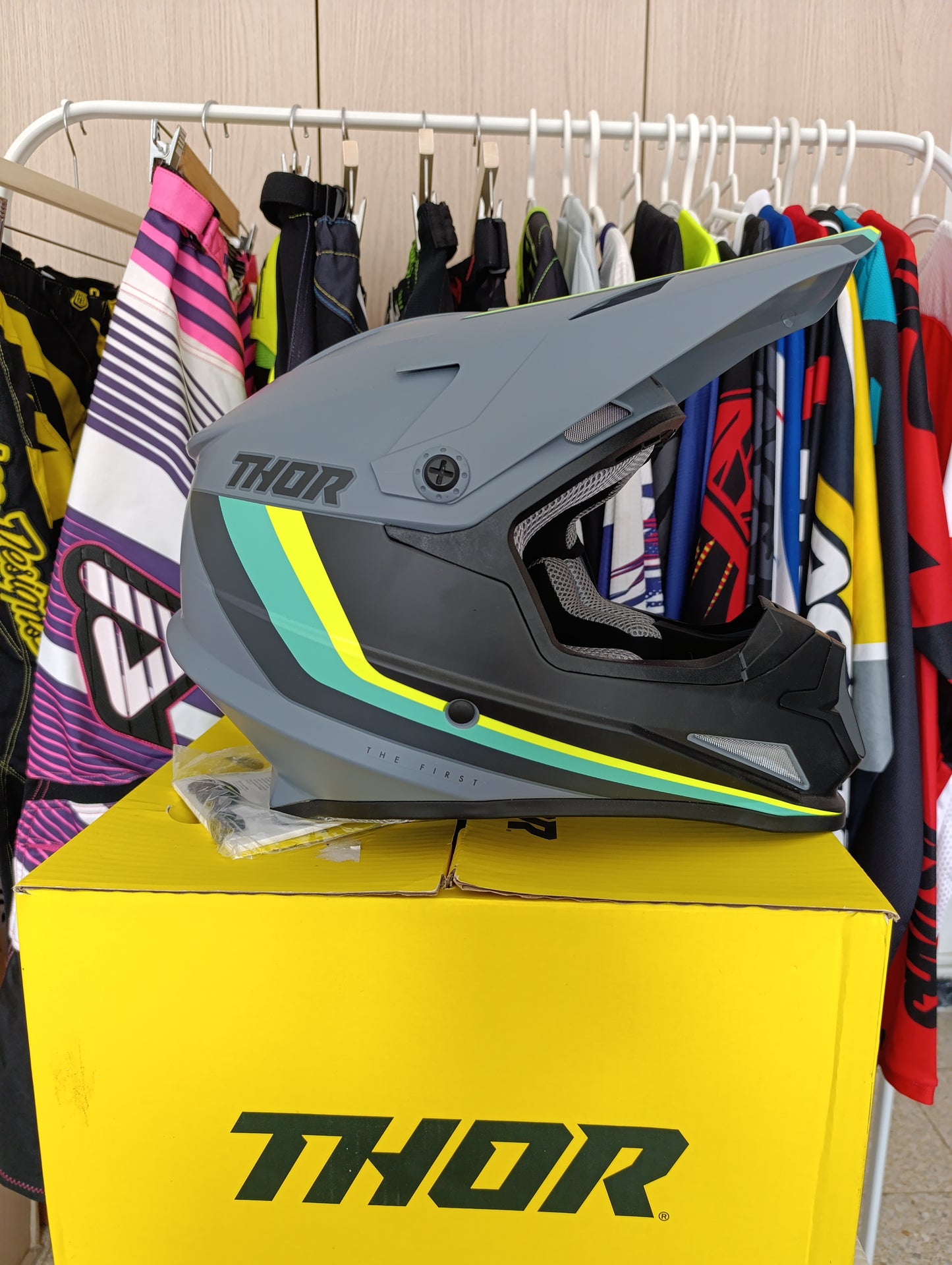 Casco Thor Sector Runner MIPS Gy/Tl