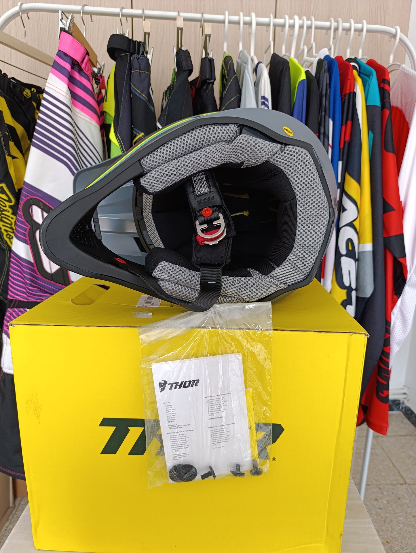 Casco Thor Sector Runner MIPS Gy/Tl