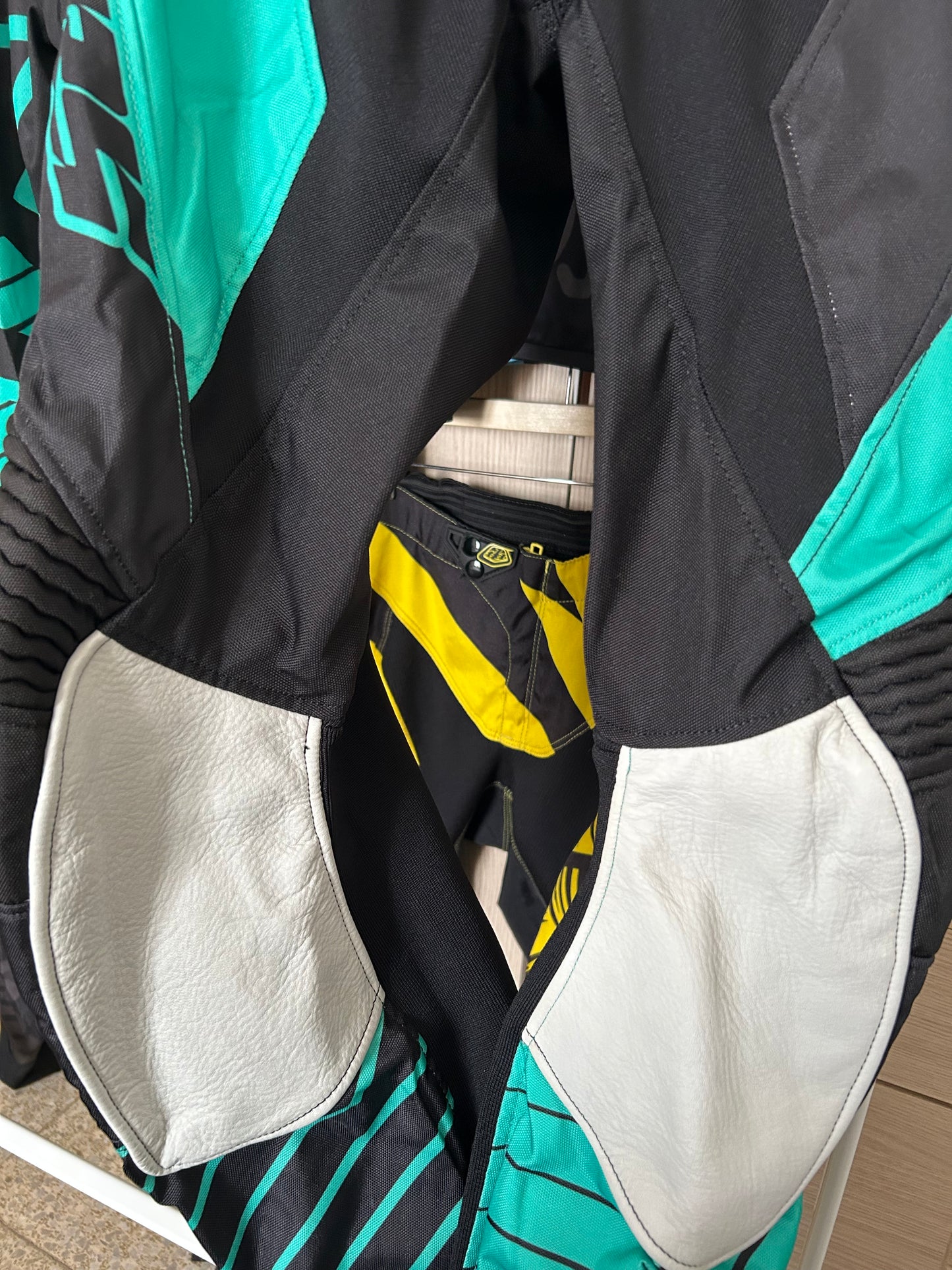 Equipación motocross Alpinestars