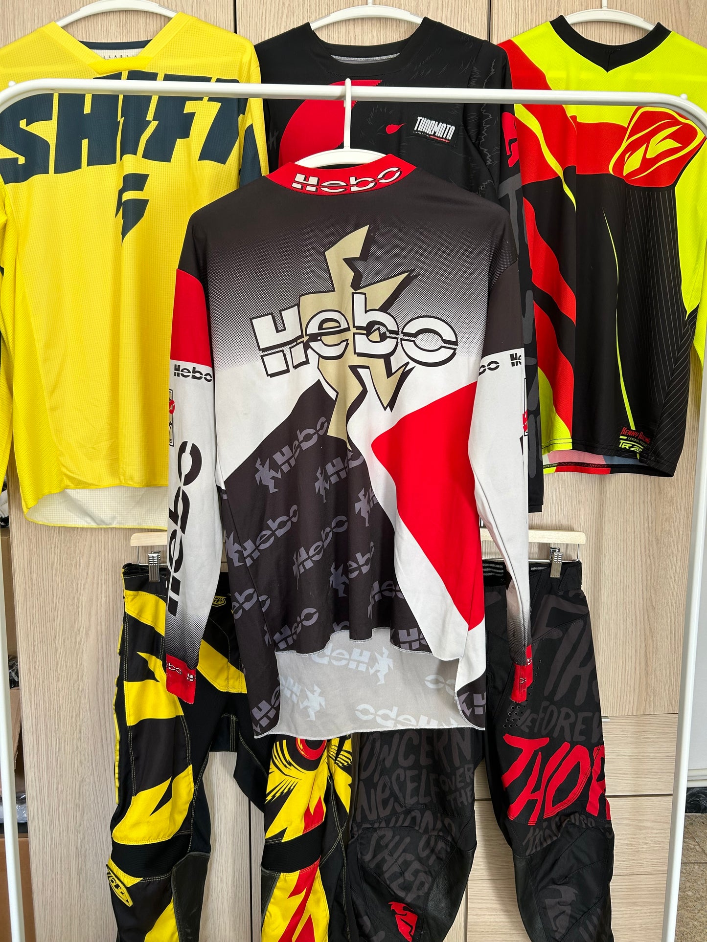 Camiseta Hebo