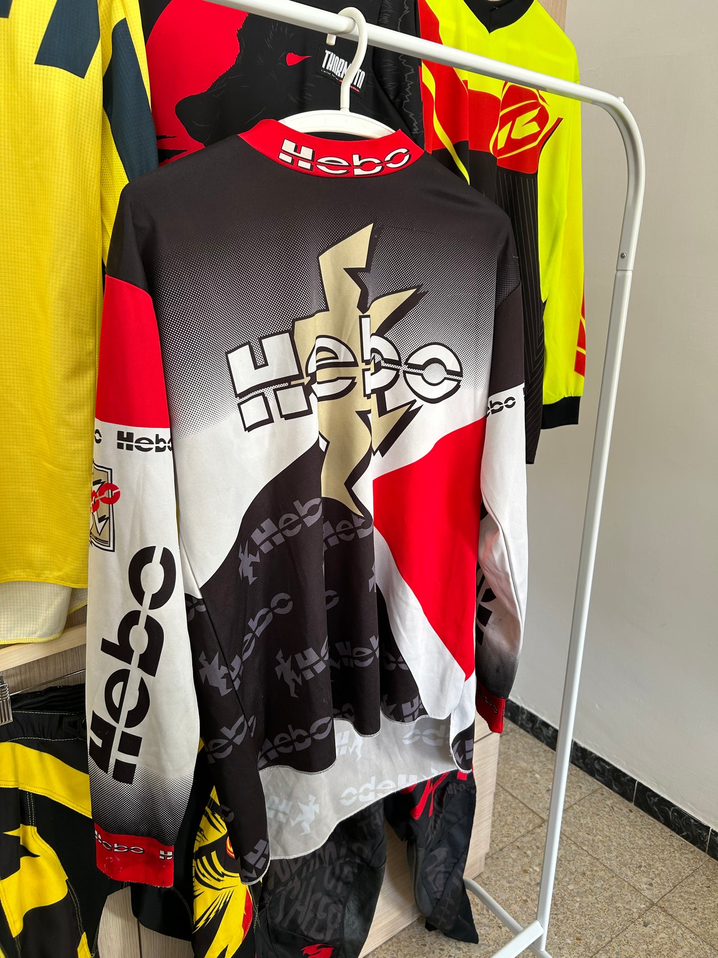 Camiseta Hebo