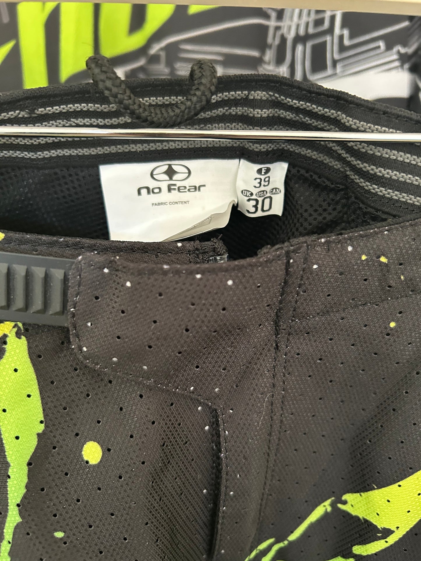 Pantalones No Fear 30 usa