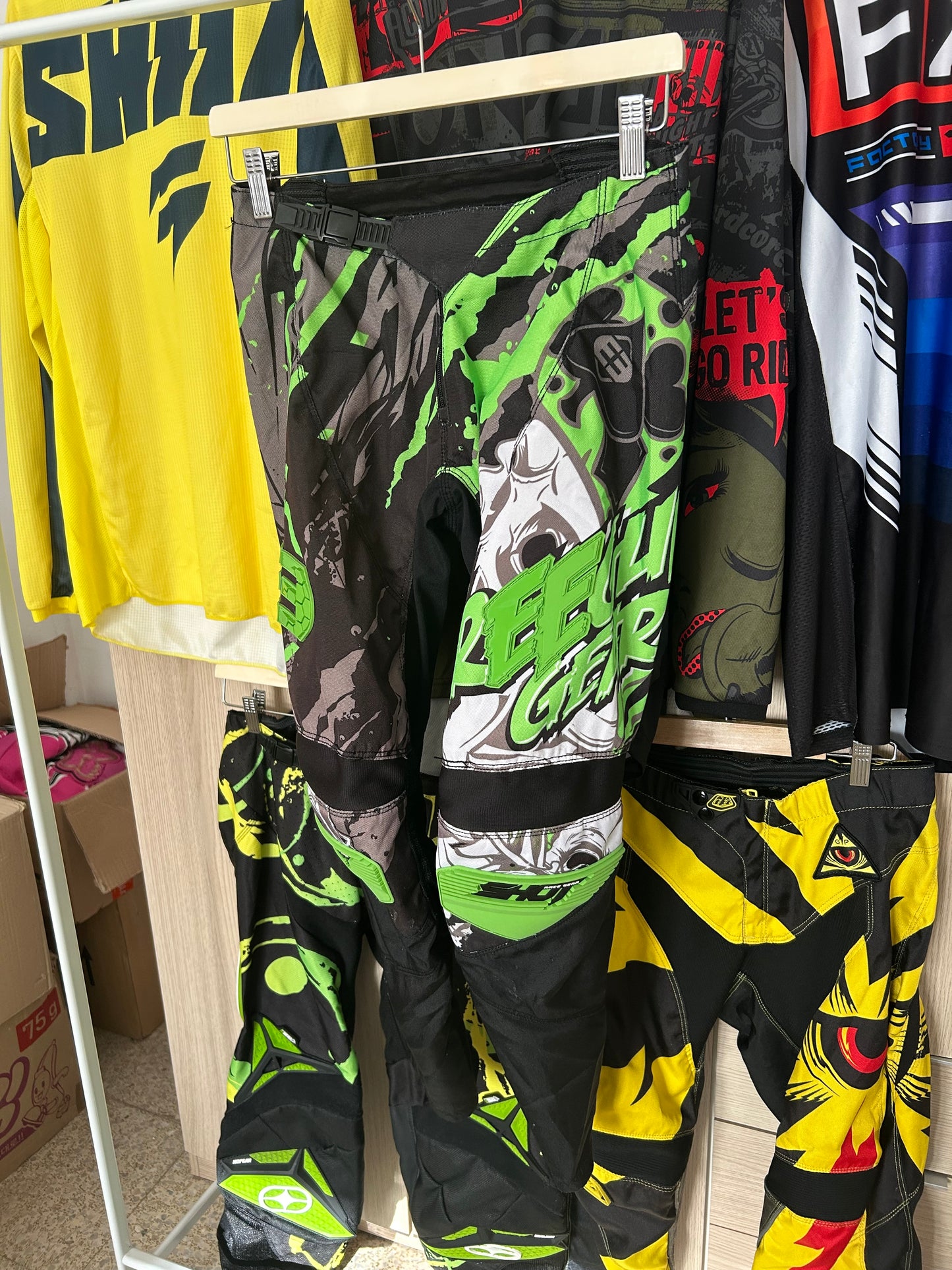 Pantalón shot Freegun