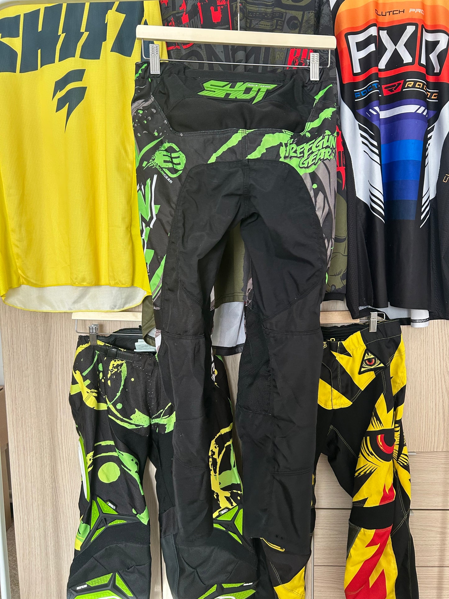 Pantalón shot Freegun