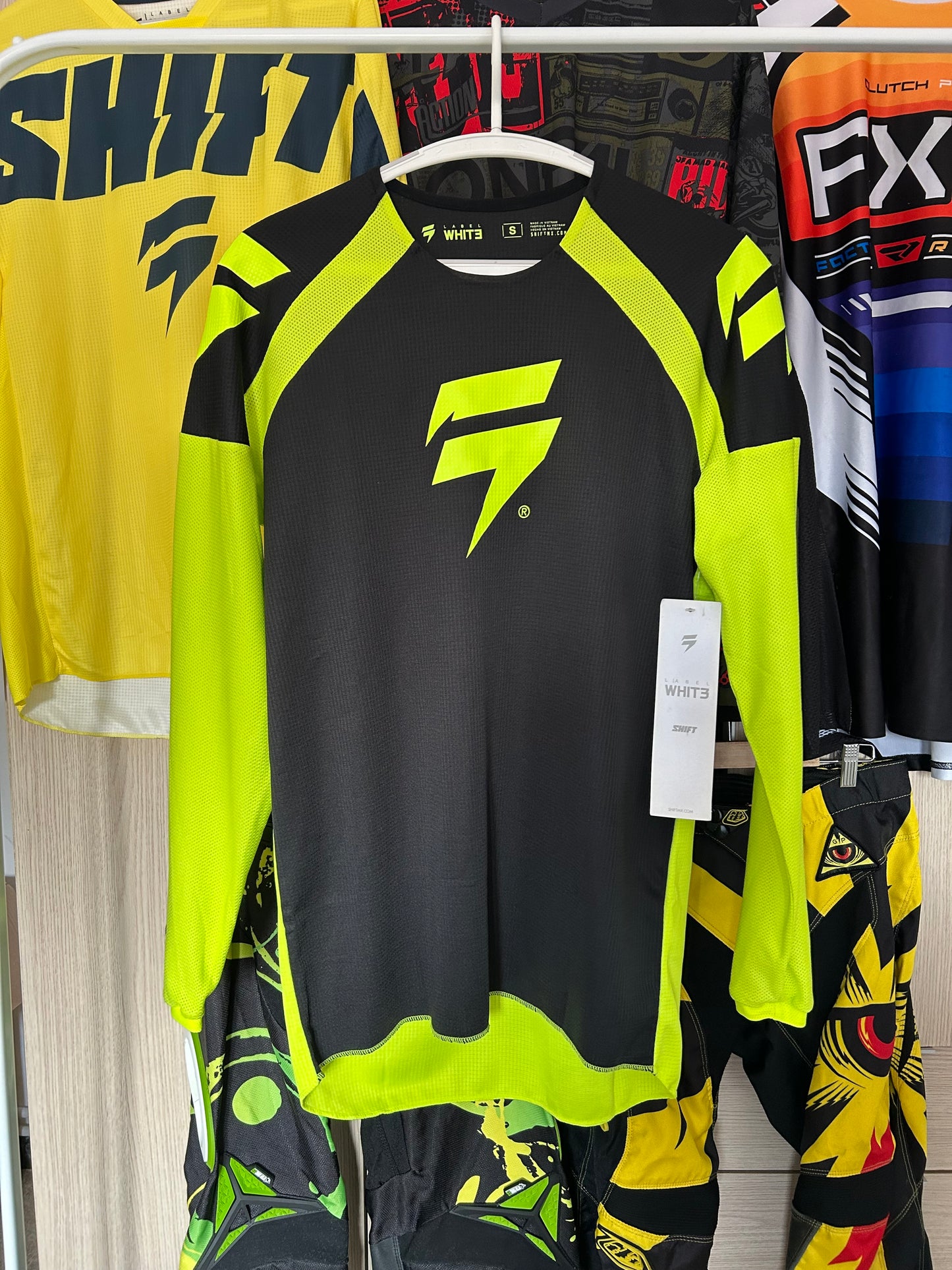 Camiseta Shift fluor
