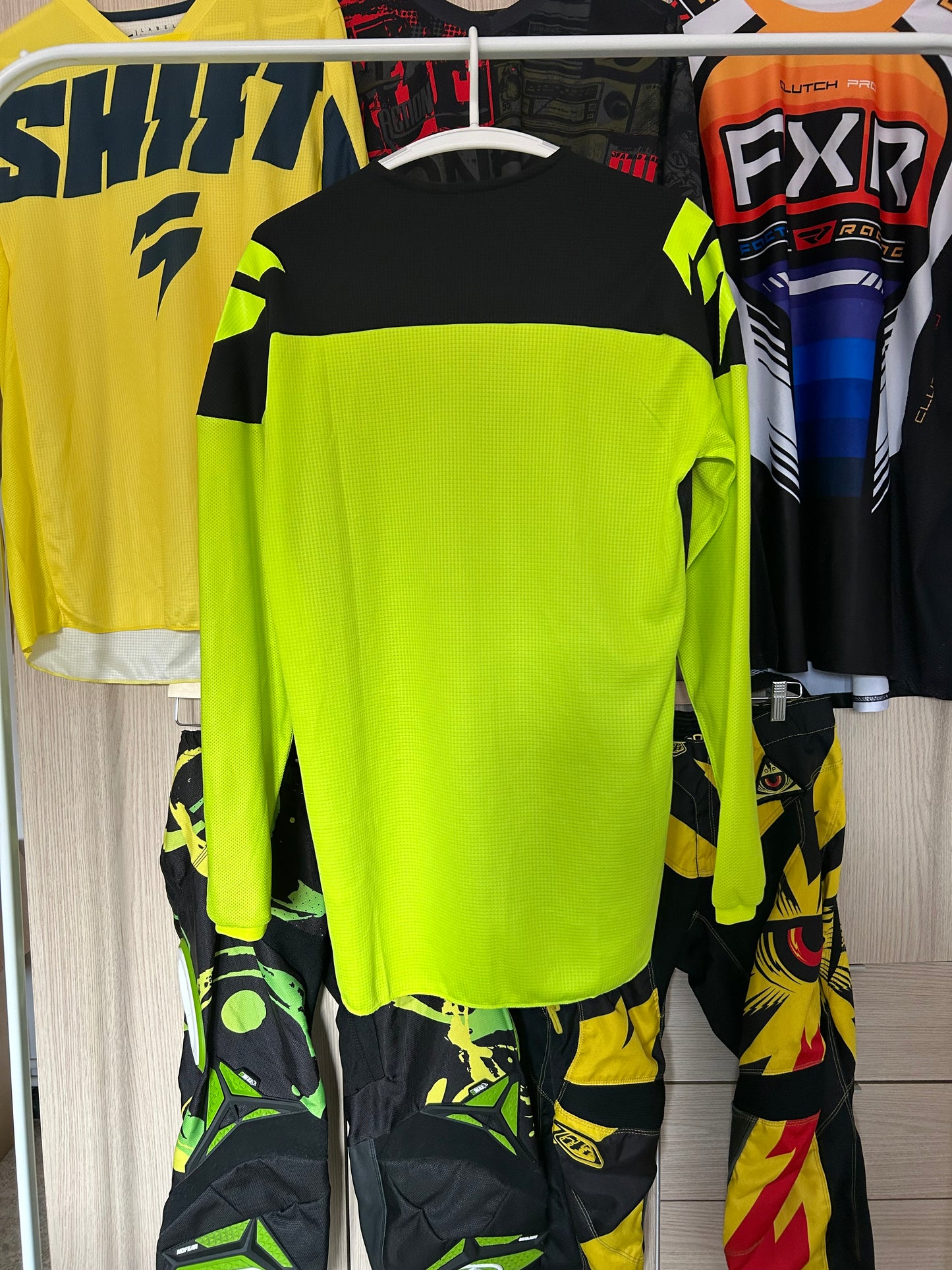 Camiseta Shift fluor