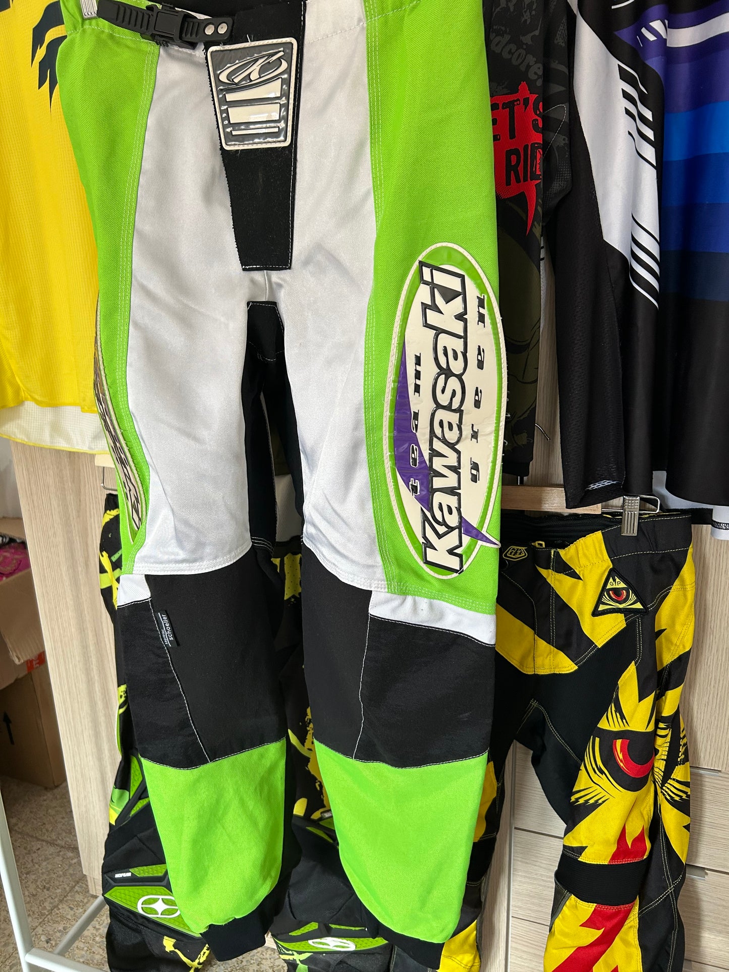 Pantalón Kawasaki