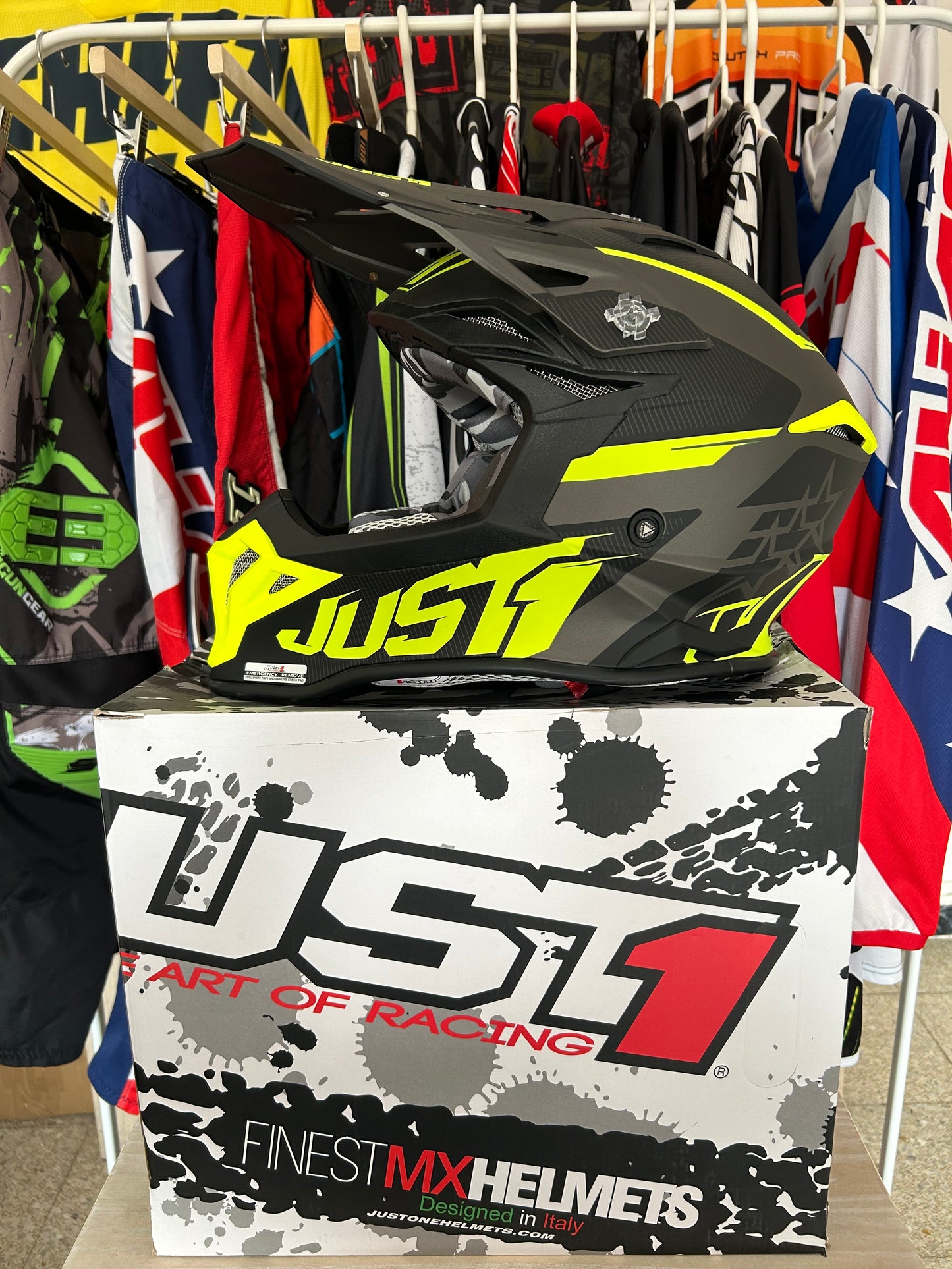 Casco Just1 J39 STARS