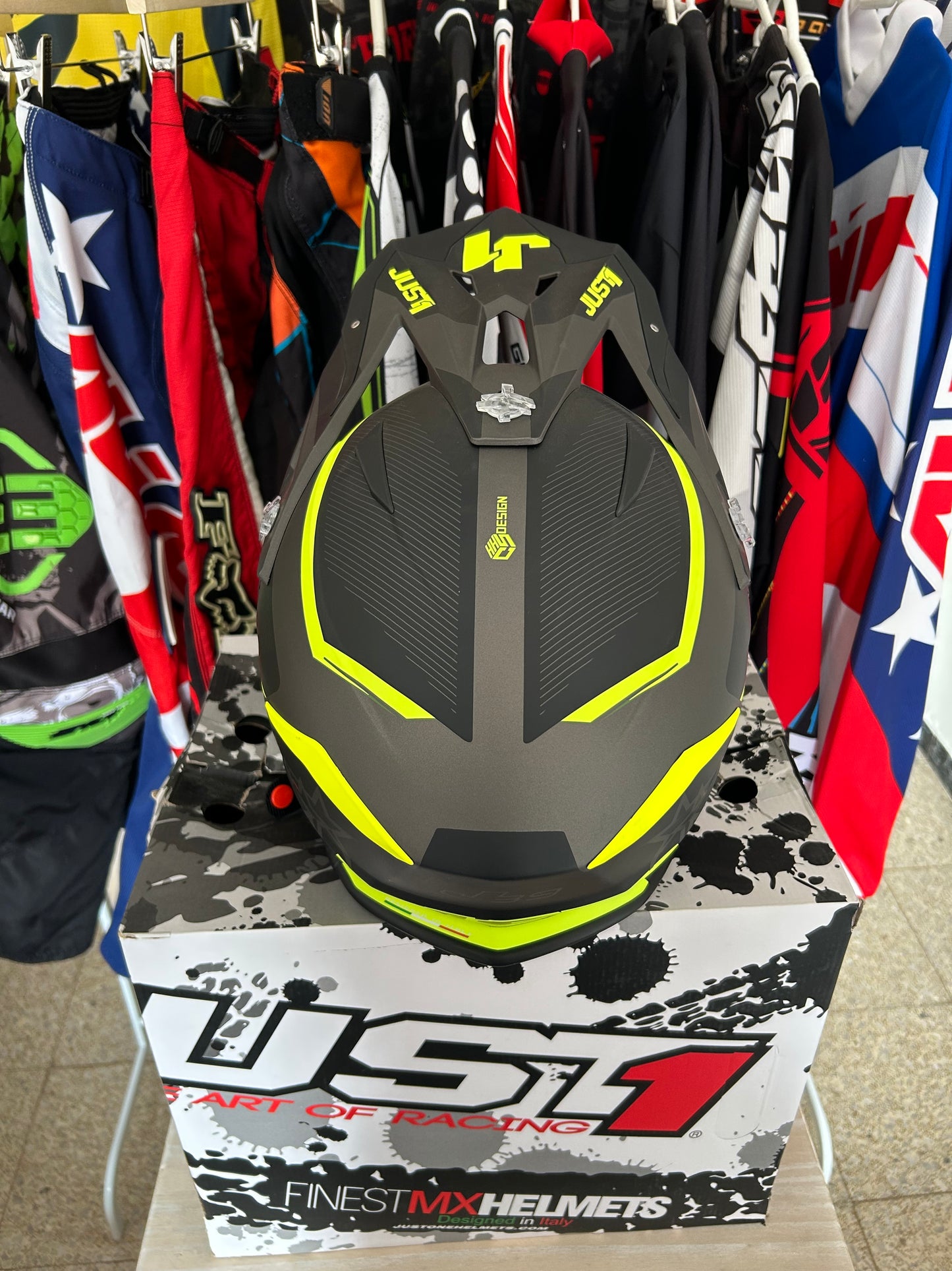Casco Just1 J39 STARS