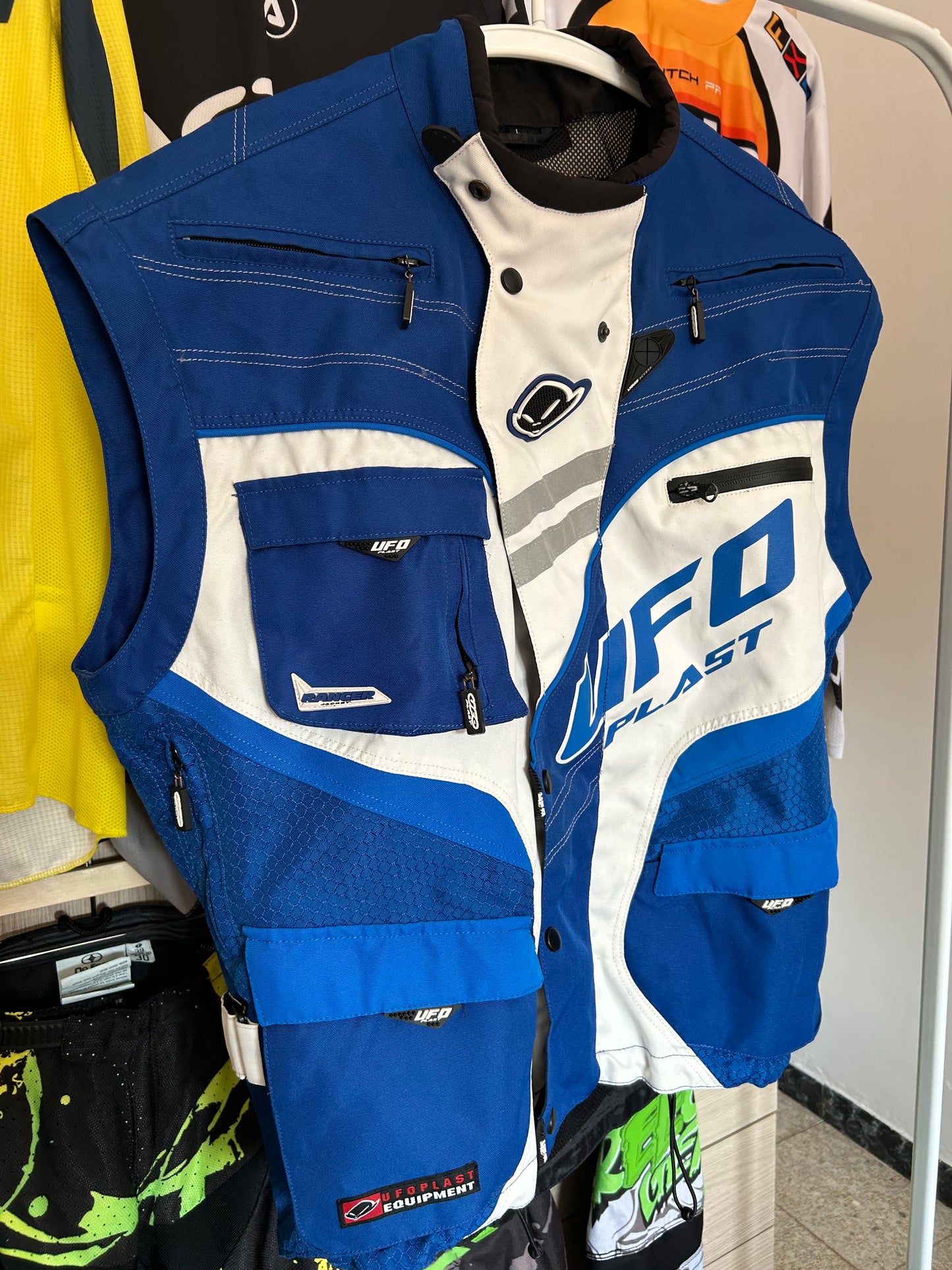Chaleco enduro UFO