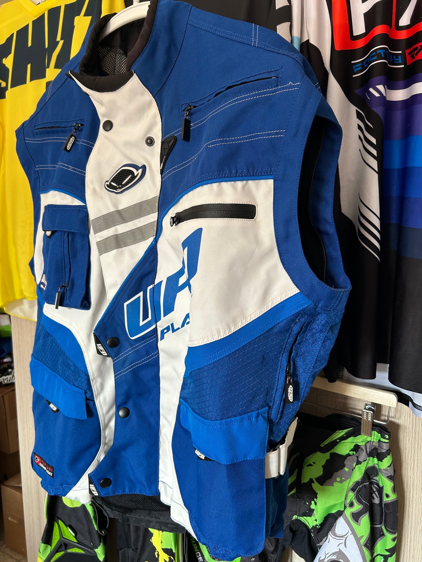 Chaleco enduro UFO