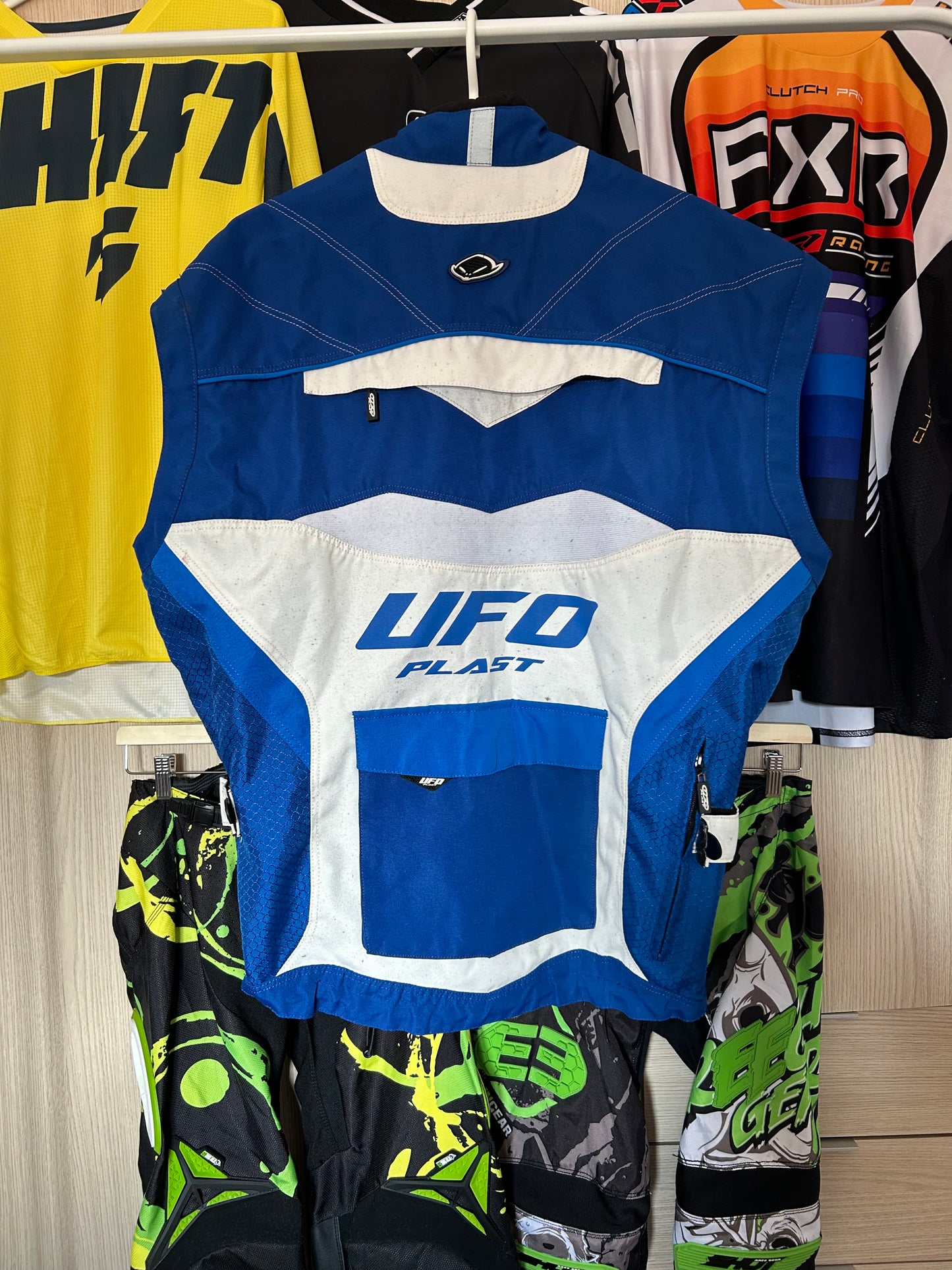 Chaleco enduro UFO