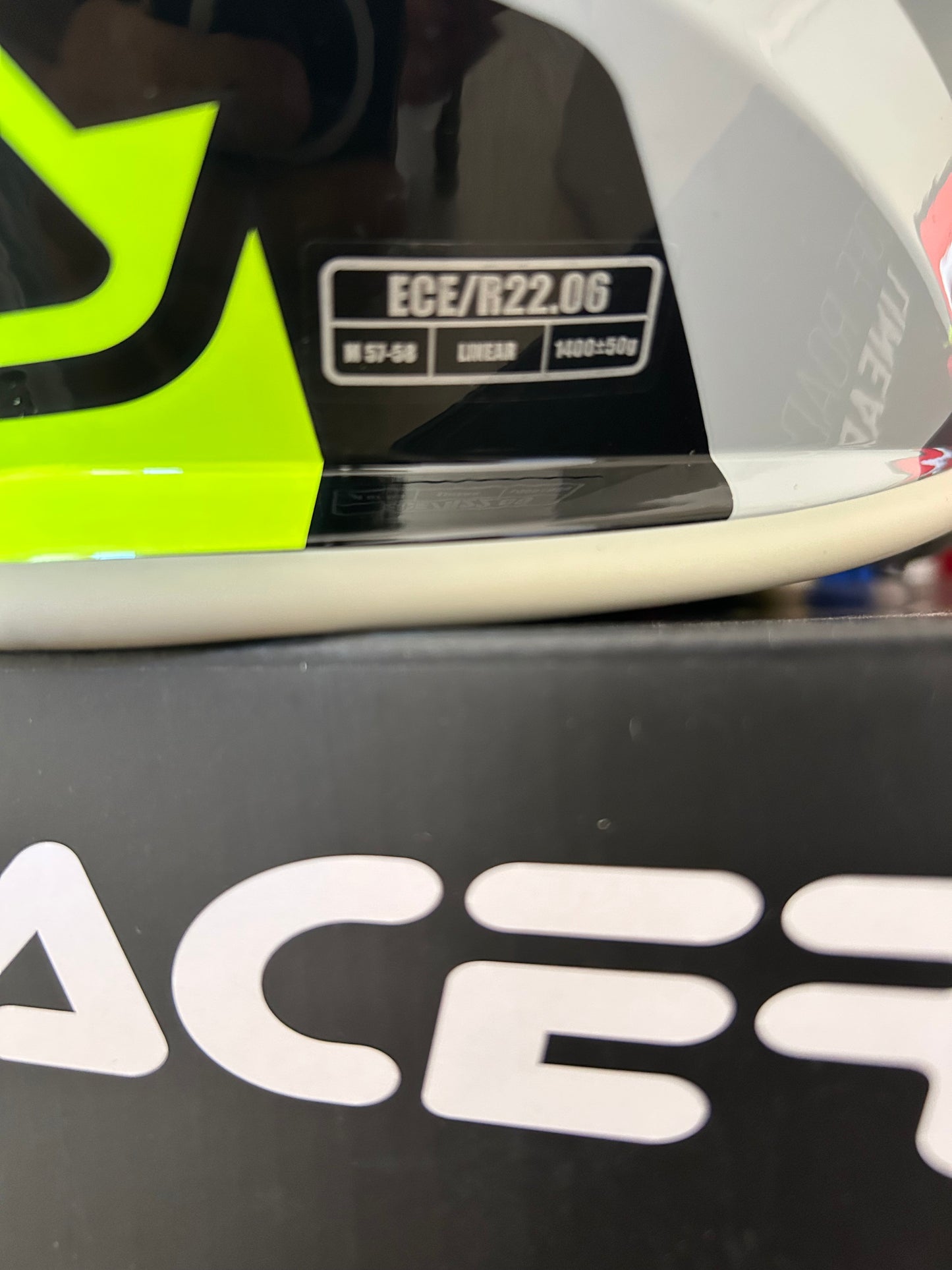 Casco Ácerbis linear 2026