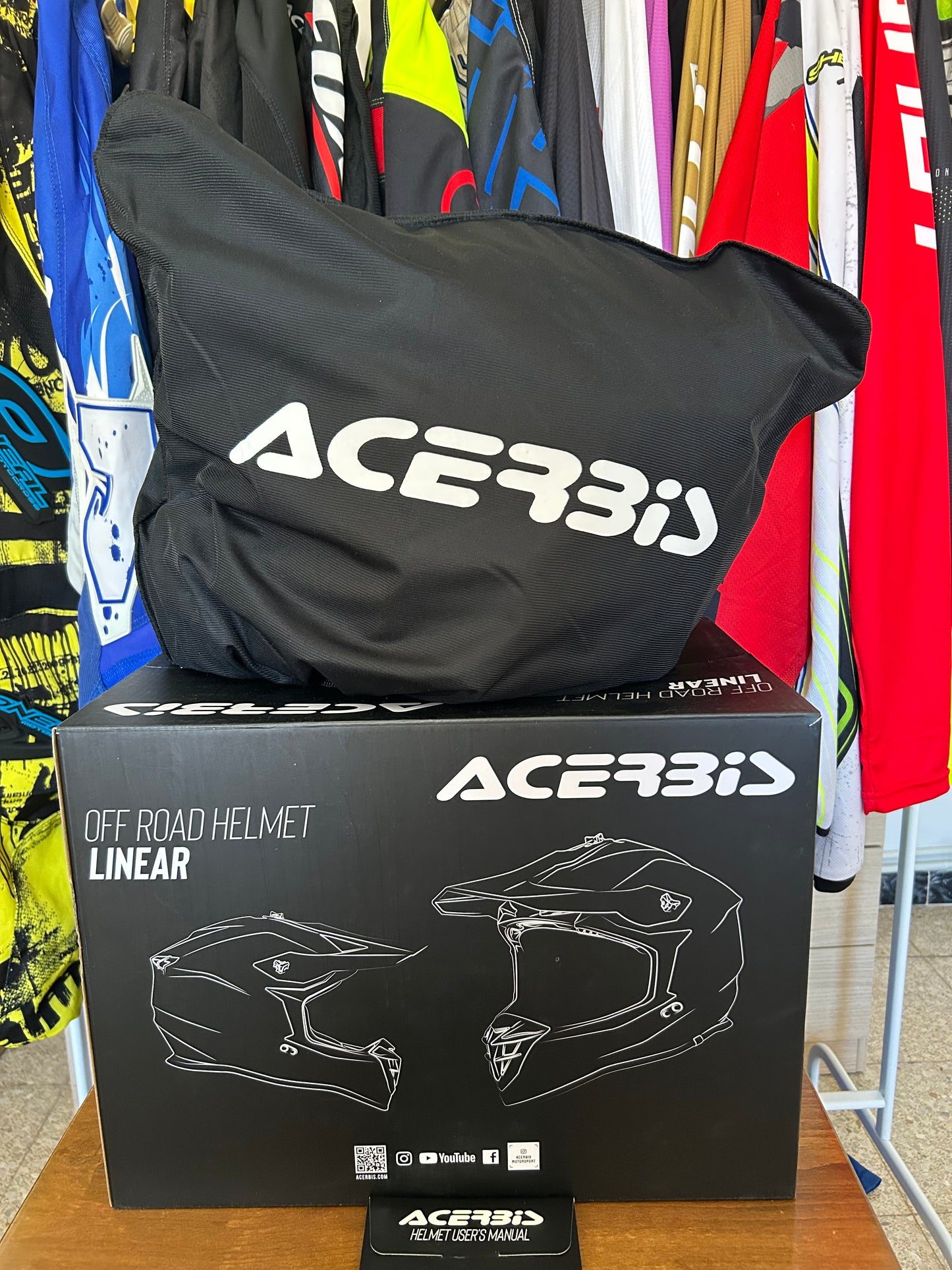 Casco Ácerbis linear 2026
